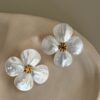 Boucle-oreille-acier-inoxydable-fleur-blanc