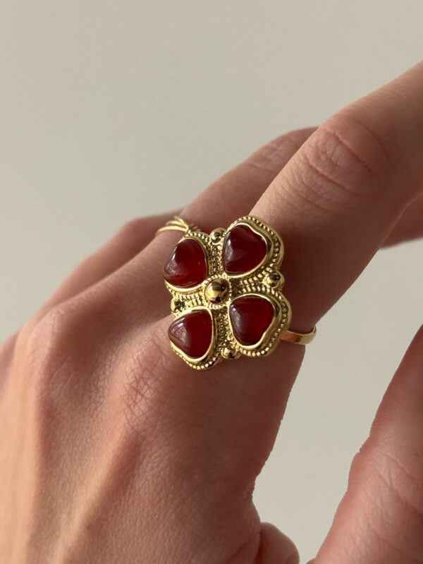 bague-trefle-rouge
