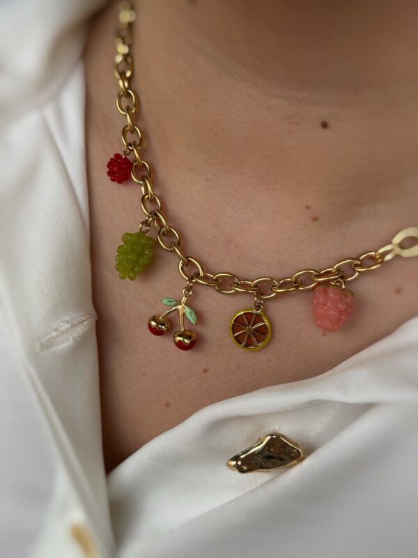 collier-breloques-fruits