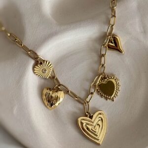 Collier-breloques-coeur