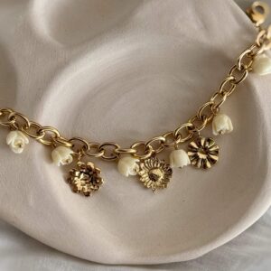 Bracelet-breloque-fleur-dorée