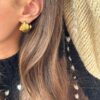 boucle-pendante-dore-elegante