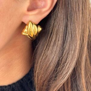 boucle-pendante-dore-elegante