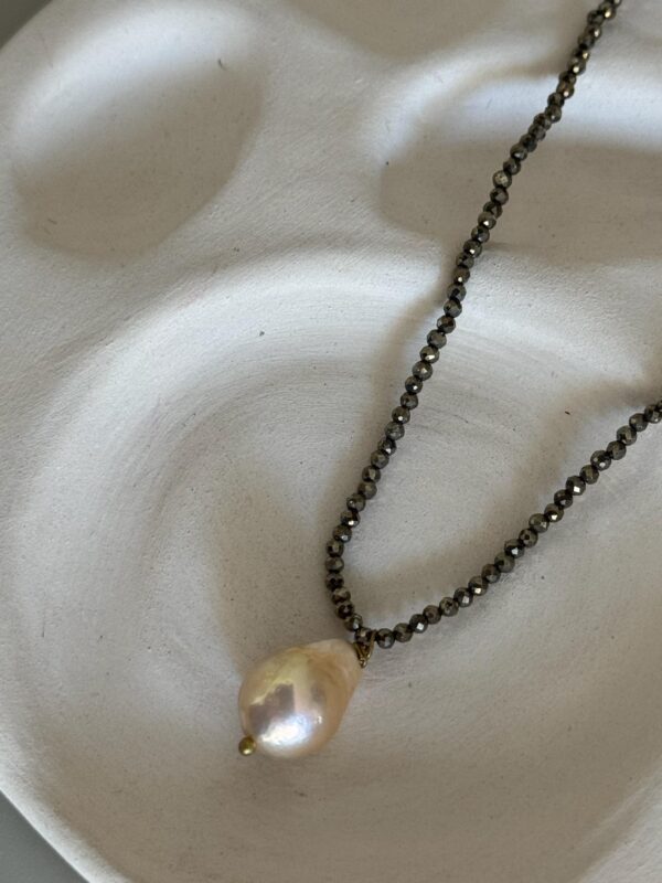 collier-pierres-naturelles-pyrite-noir-perle