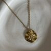 collier-chaine-fine-fleur-medaille