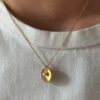 collier-chaine-fine-medaille-perle