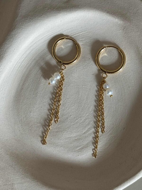 boucle-pendante-perle-dore-chaine