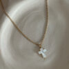 collier-croix-nacre