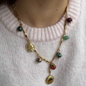 collier-breloques-colores