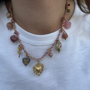 Collier-breloque-coeur-ficelle-rose