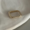 bague-carre-plaque-or