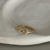 bague-fine-zirconium-plaque-or