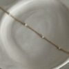 bracelet-chaine-fine-plaque-or-perle