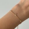 bracelet-chaine-fine-plaque-or-perle