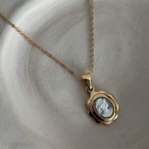 collier-plaque-or-vintage-camée