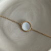 bracelet-plaqué-or-médaillon-nacre