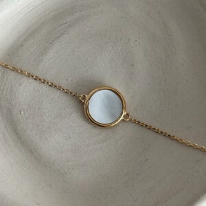bracelet-plaqué-or-médaillon-nacre