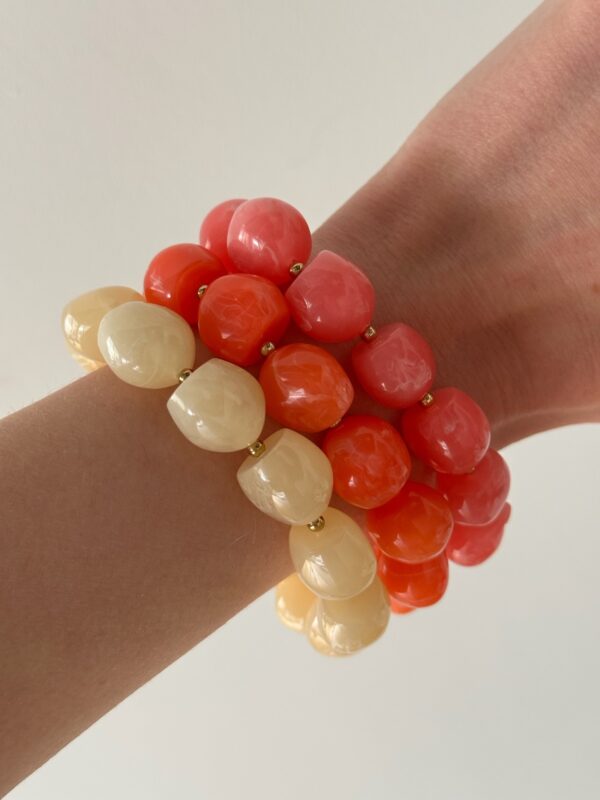 Bracelet-boule-bonbon-rose-coloré