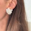 boucle-oreille-acier-inoxydable-fleur-blanc