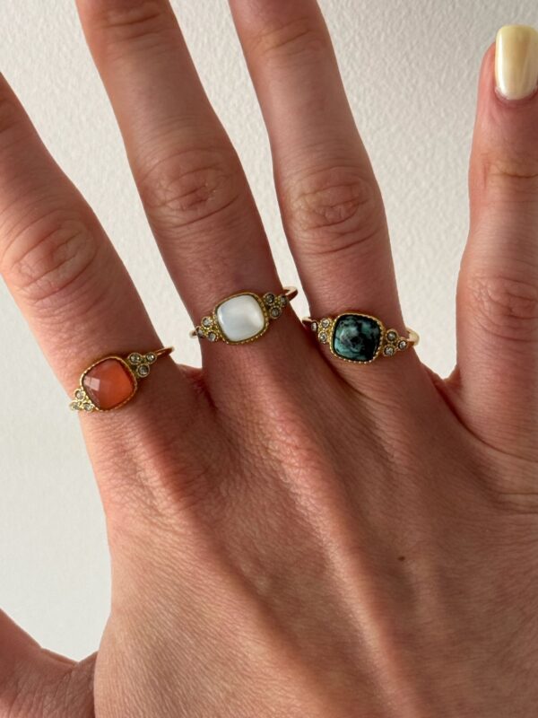 Bague-empierrée-coloré-vintage
