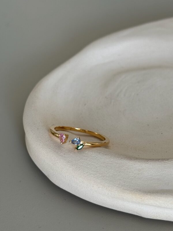 bague-fine-colore-plaque-or-zirconium-empierree