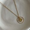 Collier-fin-dore-trefle-rond-classe